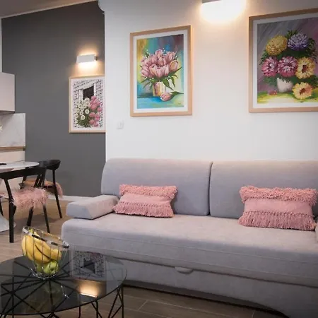 J&j With Swimming Pool Apartamento *