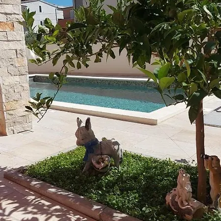 J&j With Swimming Pool Apartamento *